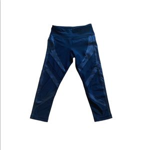 Cropped meshed leggings by 90 Degree by Reflex.